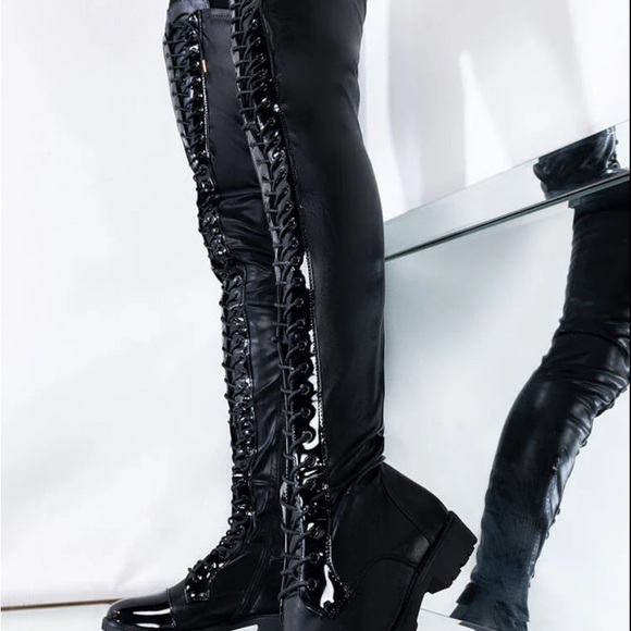 Elegant Black Lace-Up Over-the-Knee Boots - Picture 2 of 3